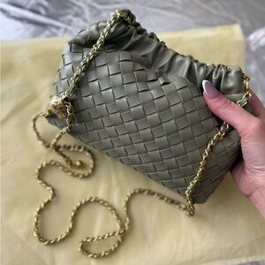 Chic Olive Woven Shoulder Bag with Chain Strap